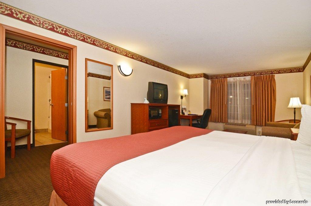 Best Western Plus Mall Drive