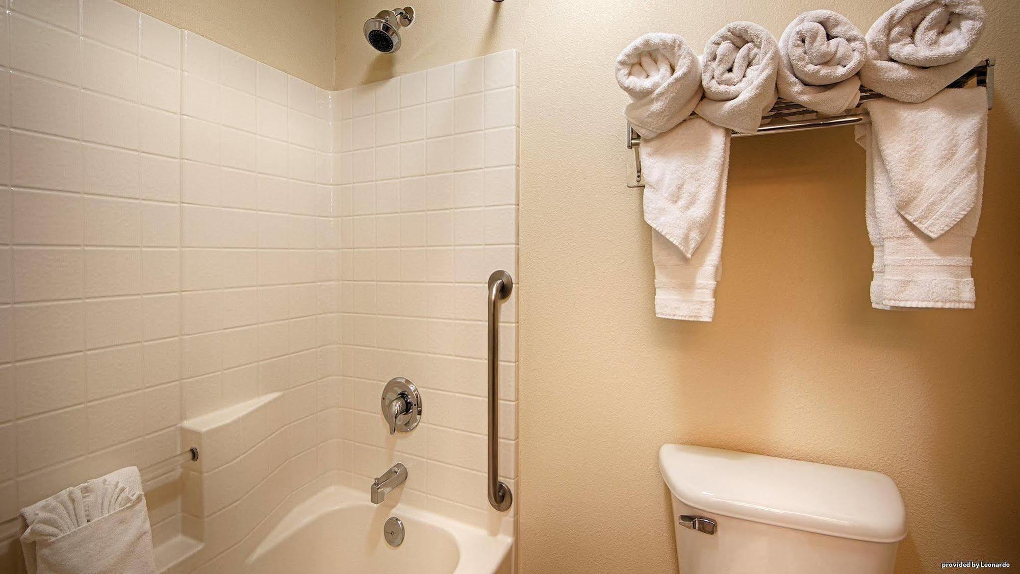 Hotel Best Western Plus Mall Drive 3*